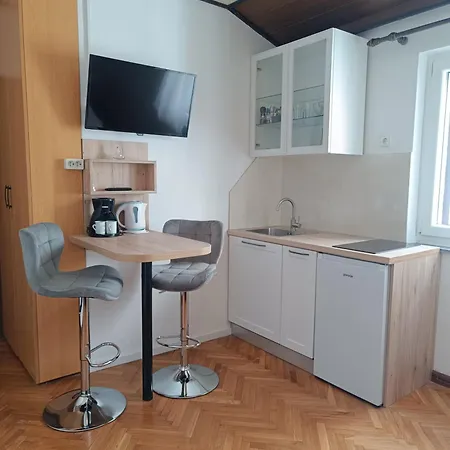 I Sobe Tihana Apartment Split