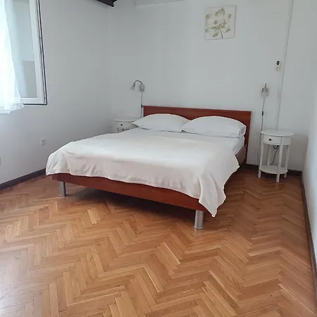 I Sobe Tihana Apartment Split