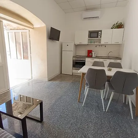 I Sobe Tihana Apartment Split